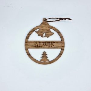 [Nice Little Things] – Houten Kerstbal – met Naam – Walnoot